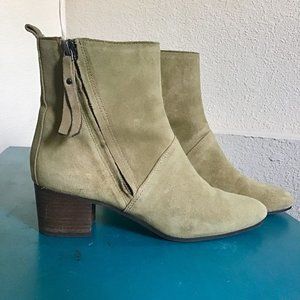 Banana Republic ankle boots